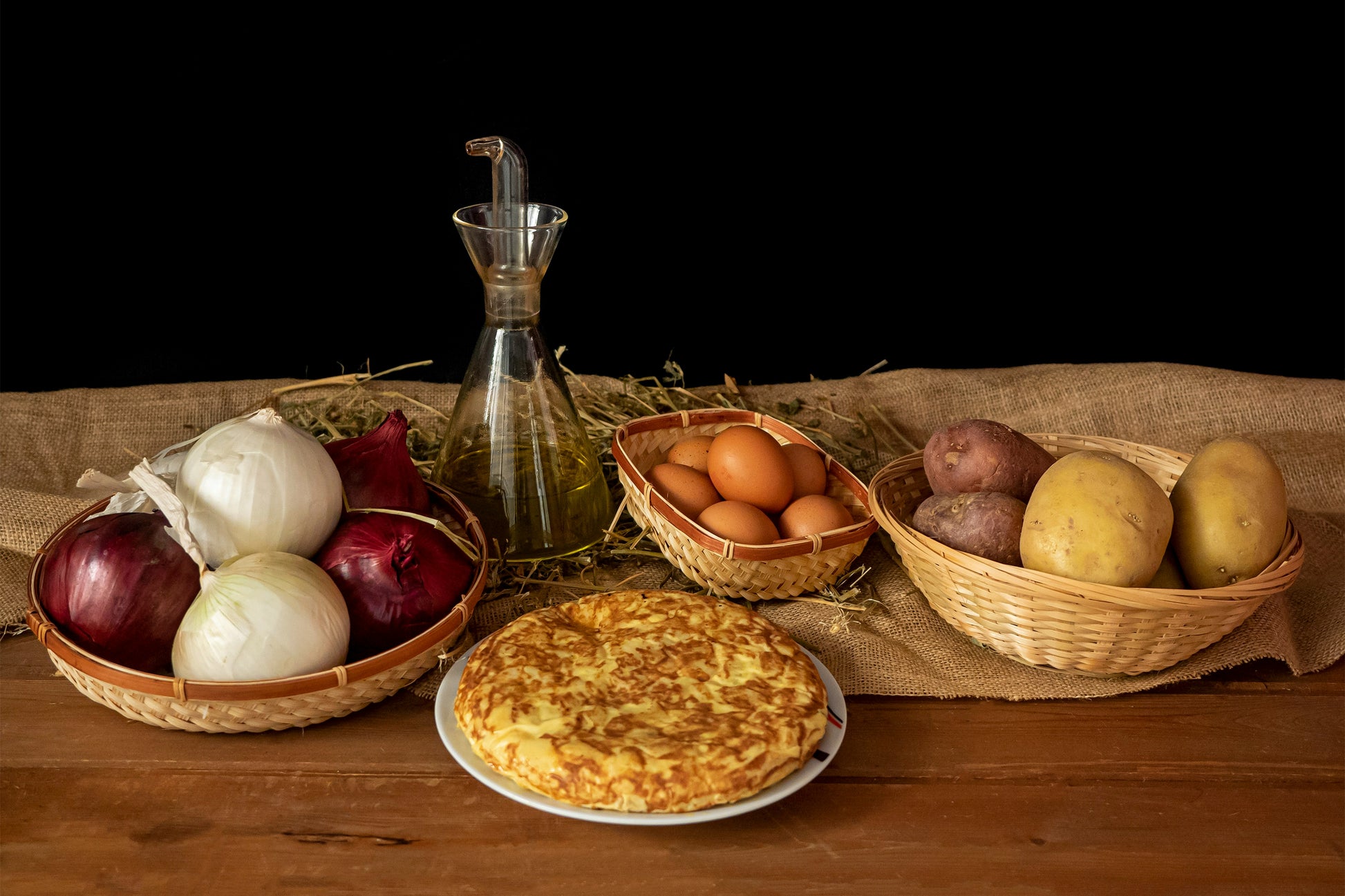 Authentic Spanish tortilla with potatoes and fresh eggs. Home delivery in Orihuela Costa. Traditional Spanish breakfast for your holidays.